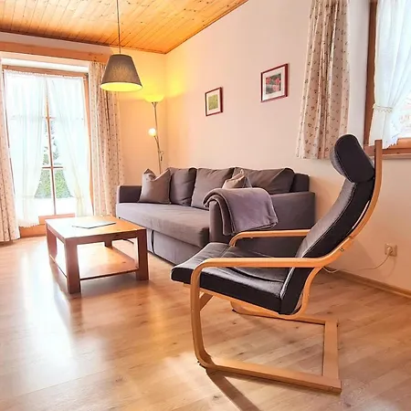 Gruenstein Apartment *